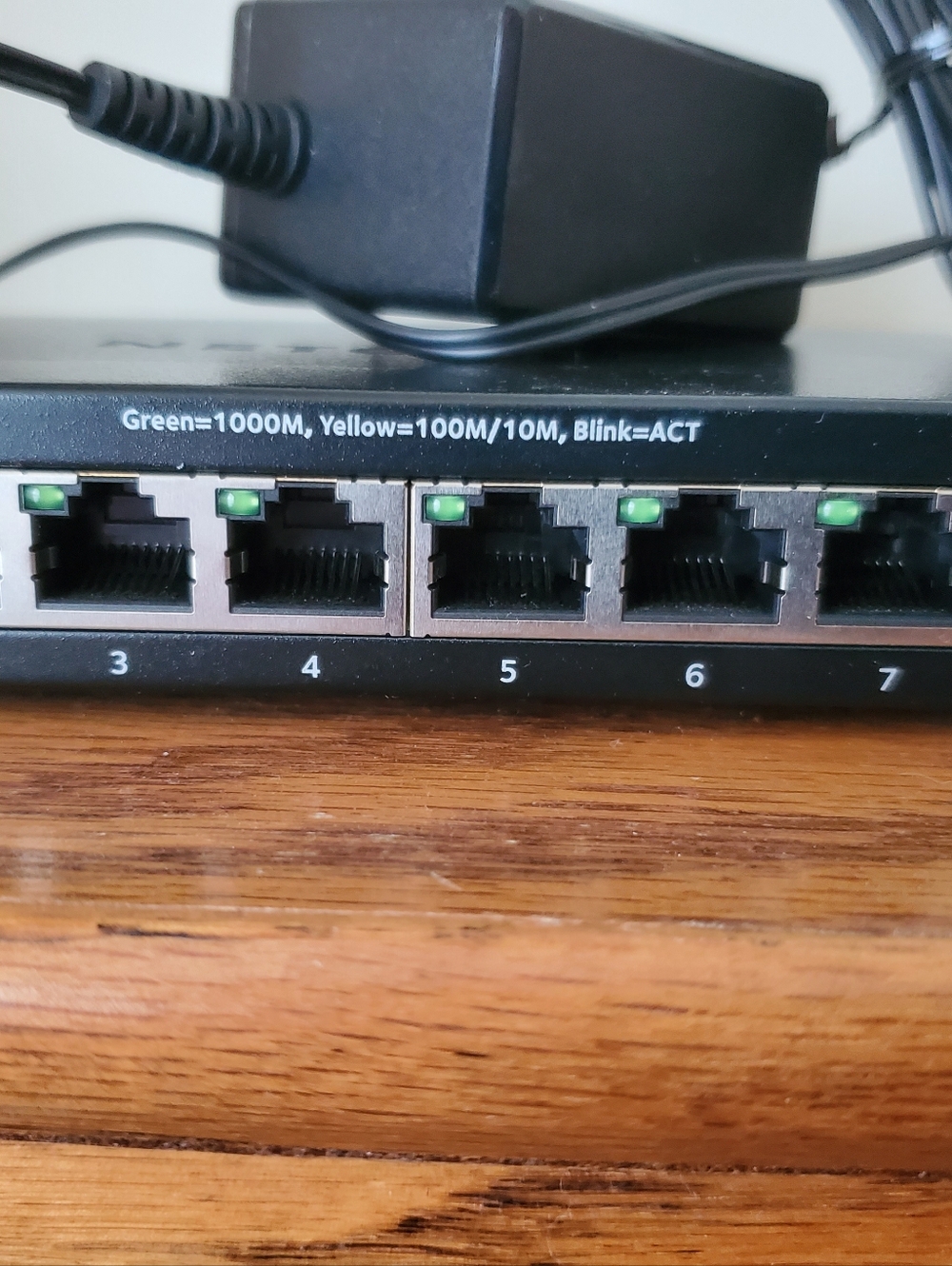 NETGEAR GS308 8-port Gigabit Ethernet unmanaged switch AS IS - Picture 6 of 11
